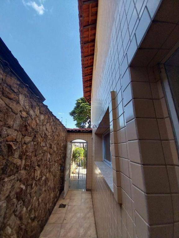 Sobrado à venda com 3 quartos, 200m² - Foto 32