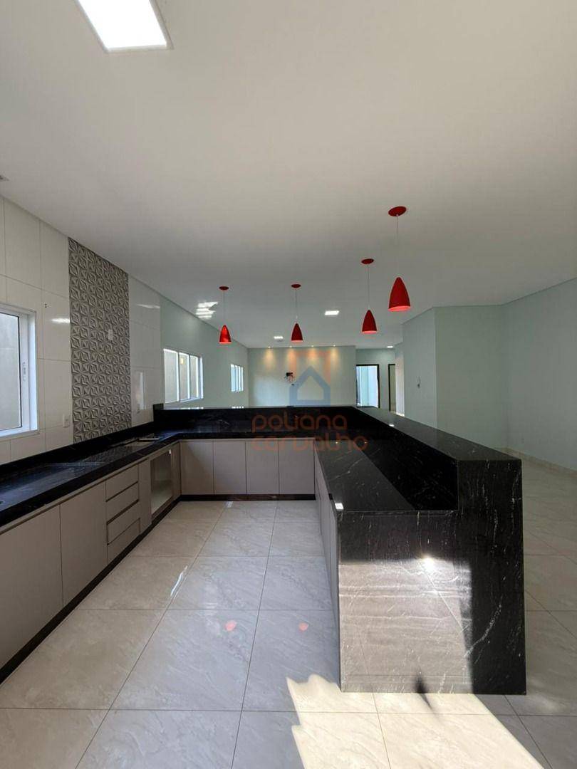 Casa, 3 quartos, 235 m² - Foto 1