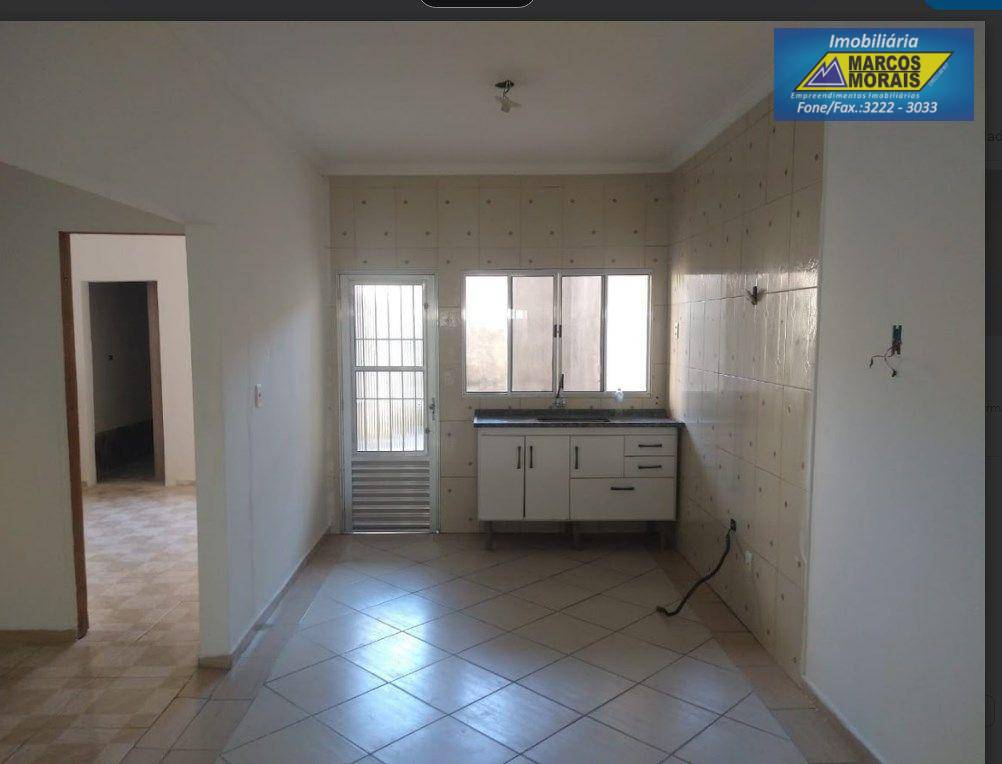 Casa à venda com 4 quartos, 250m² - Foto 7