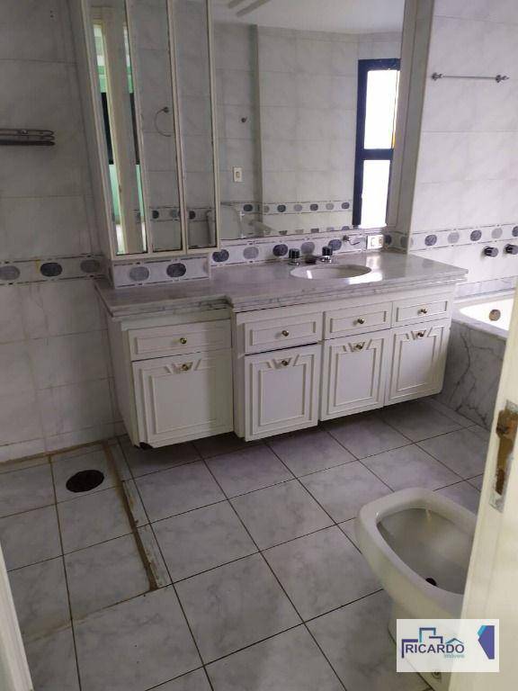 Apartamento à venda com 3 quartos, 210m² - Foto 12