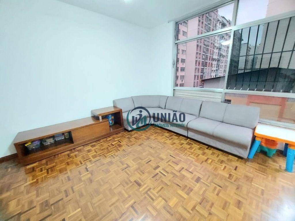 Apartamento à venda com 3 quartos, 120m² - Foto 2