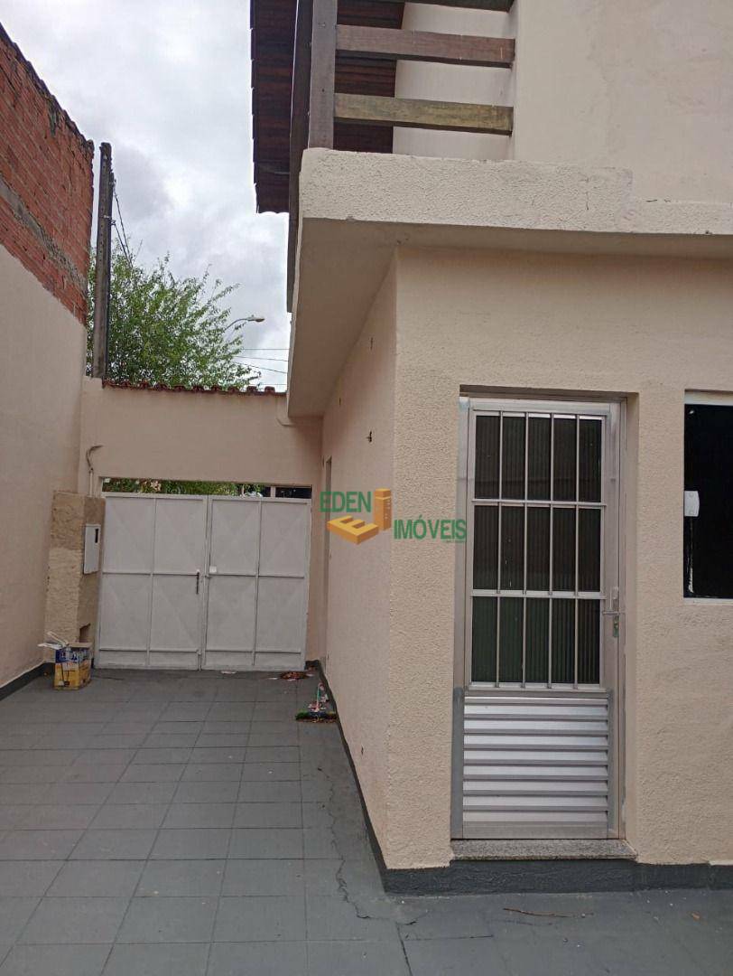 Casa à venda com 4 quartos, 200m² - Foto 2