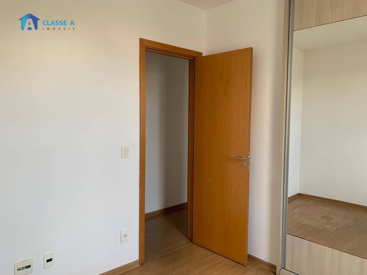 Apartamento à venda com 4 quartos, 200m² - Foto 17