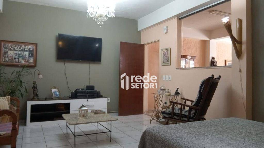 Casa à venda com 5 quartos, 264m² - Foto 18