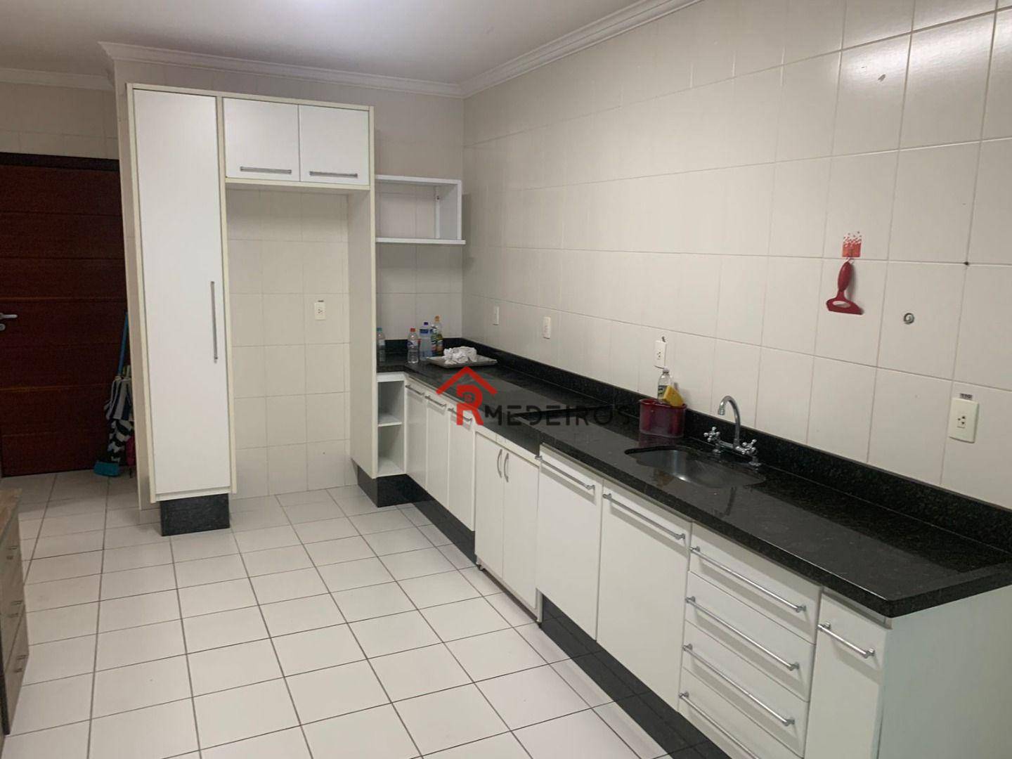 Apartamento para alugar com 3 quartos, 136m² - Foto 15