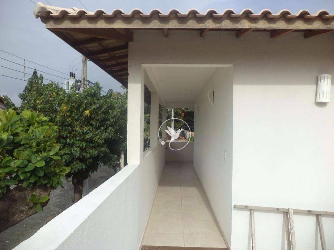 Casa à venda com 4 quartos, 110m² - Foto 1