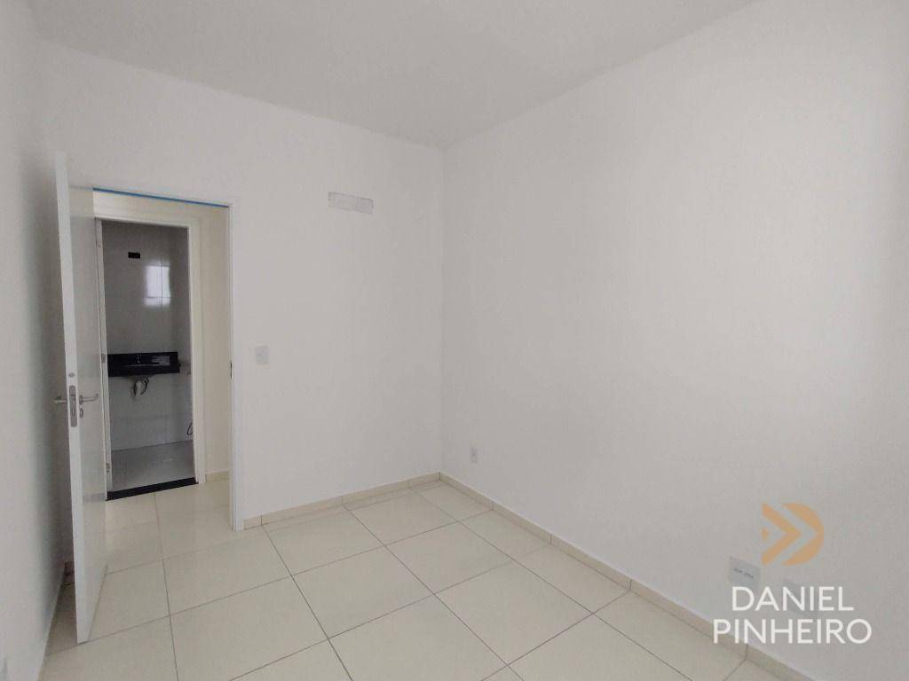 Apartamento à venda com 2 quartos, 64m² - Foto 11