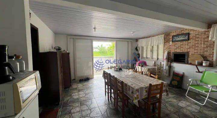 Casa à venda com 4 quartos, 100m² - Foto 2