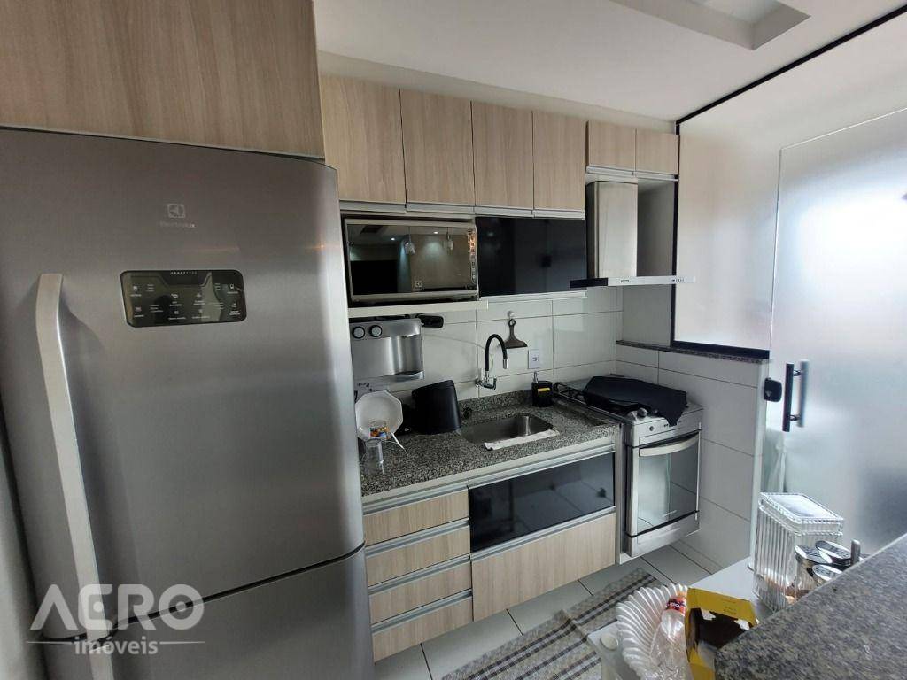 Apartamento à venda com 2 quartos, 55m² - Foto 15