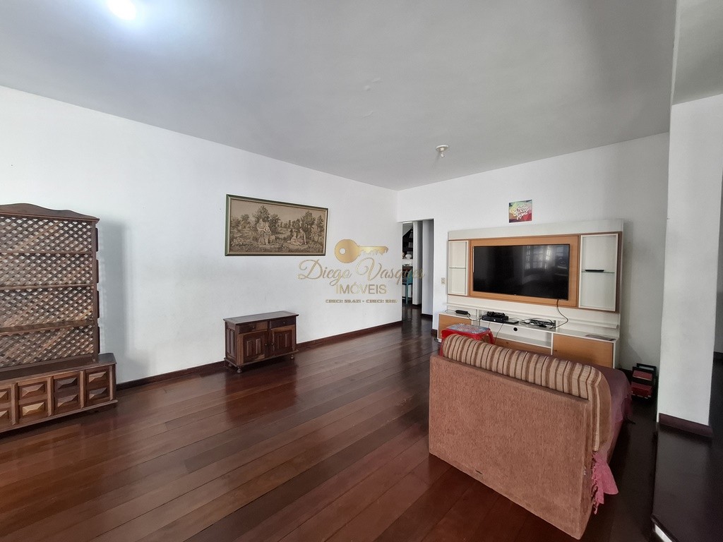 Casa para alugar com 5 quartos, 296m² - Foto 3