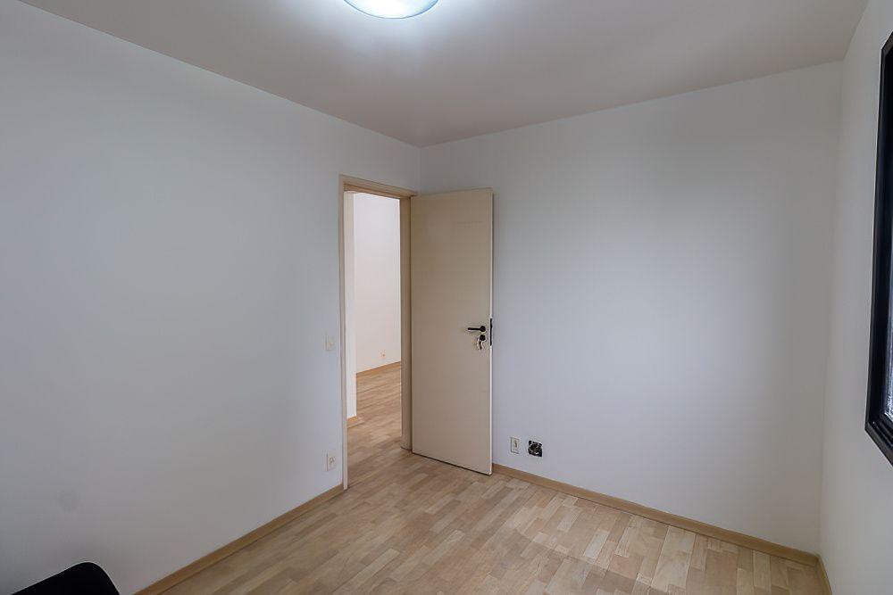 Apartamento à venda com 2 quartos, 60m² - Foto 13