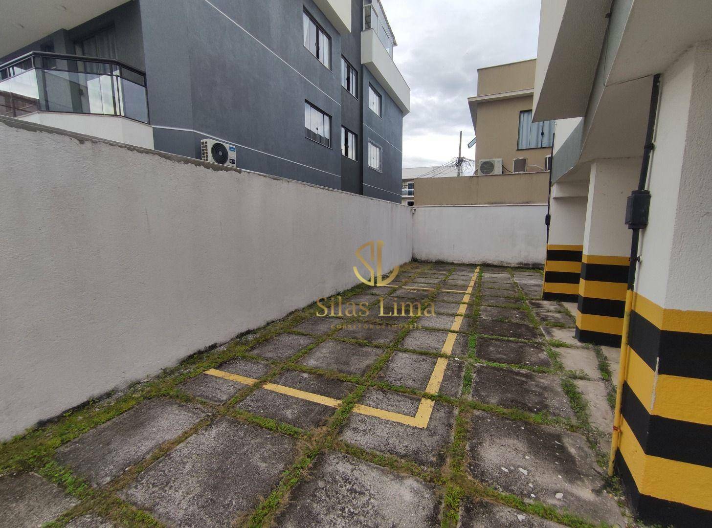 Apartamento à venda com 2 quartos, 70m² - Foto 4