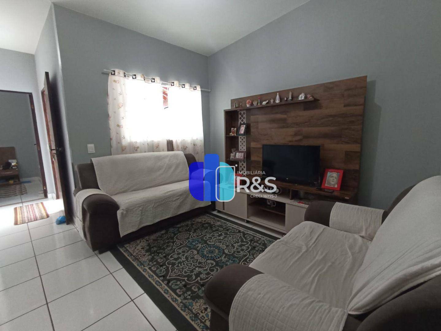 Casa à venda com 6 quartos, 214m² - Foto 2
