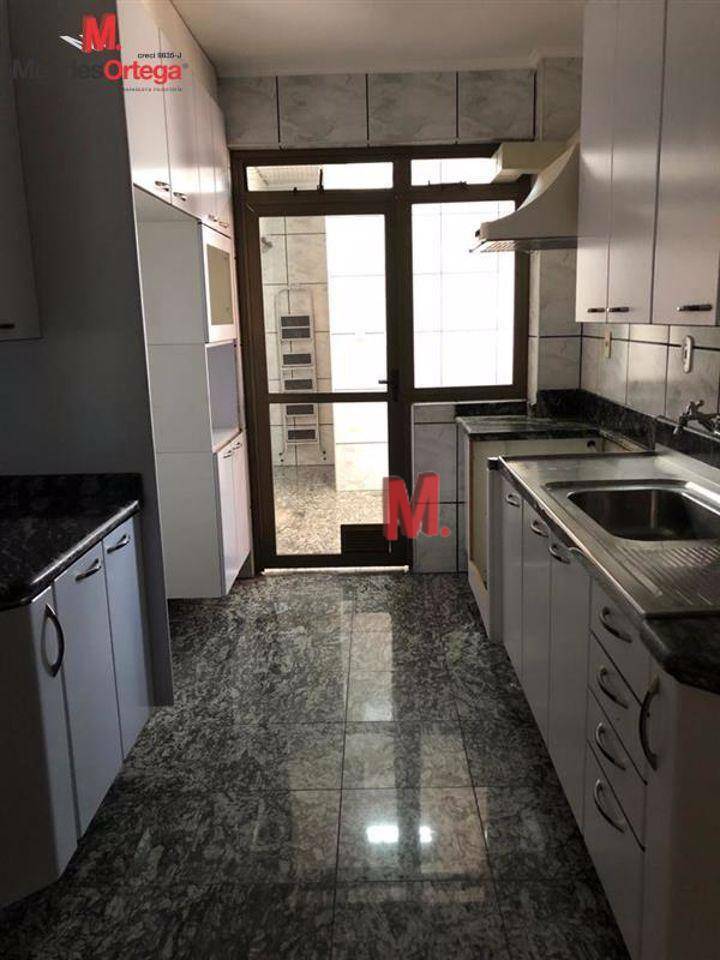 Apartamento à venda com 3 quartos, 155m² - Foto 18