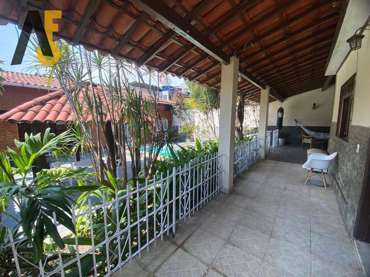 Casa à venda com 3 quartos, 204m² - Foto 14