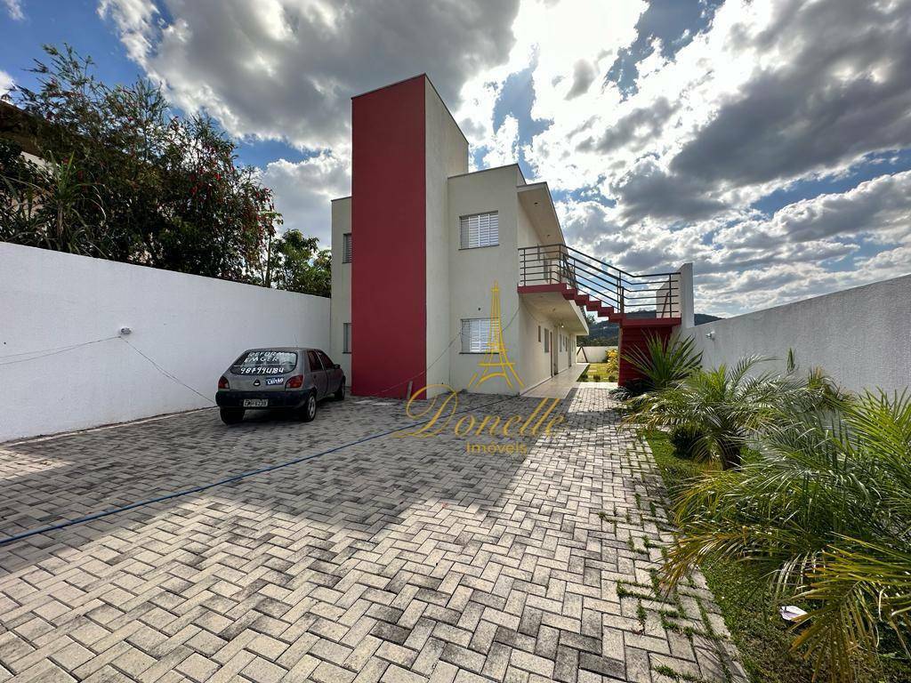 Casa à venda com 2 quartos, 55m² - Foto 2