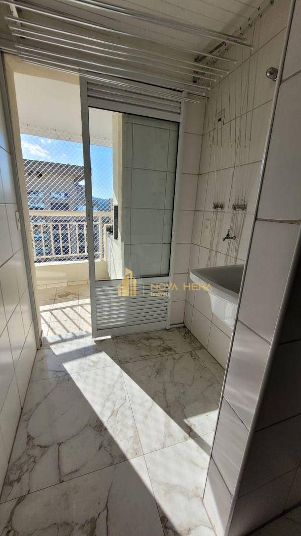 Apartamento à venda com 3 quartos, 75m² - Foto 2