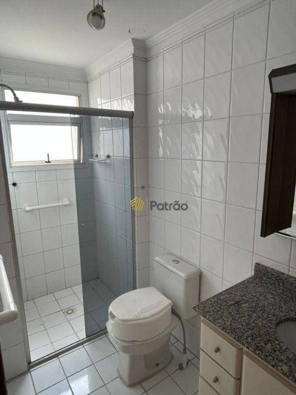 Apartamento à venda com 3 quartos, 107m² - Foto 4