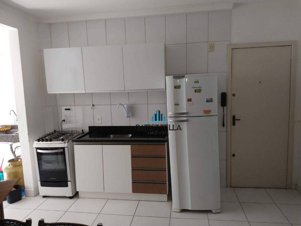 Apartamento à venda com 2 quartos, 67m² - Foto 3