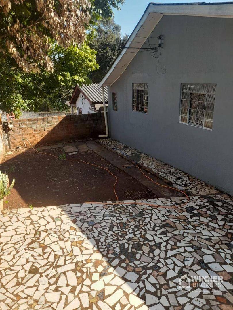 Casa à venda com 4 quartos, 90m² - Foto 2