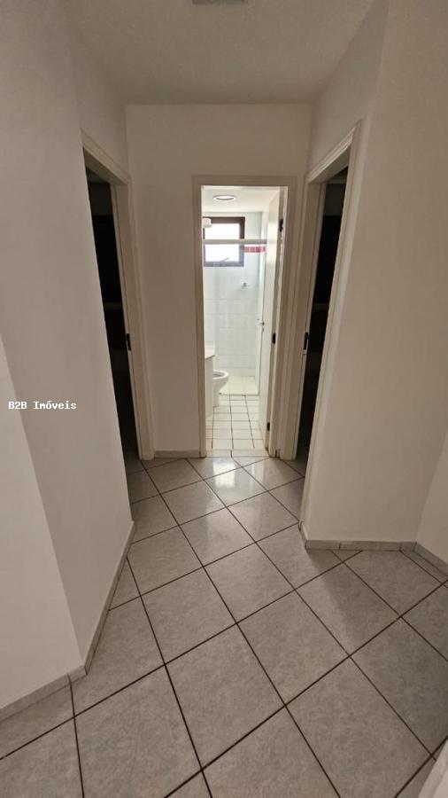 Apartamento à venda com 3 quartos, 76m² - Foto 13