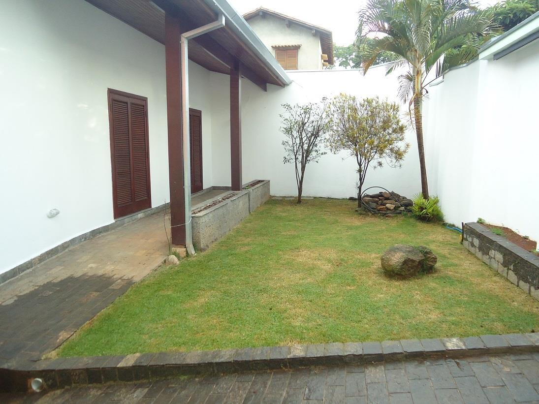Casa de Condomínio para alugar com 3 quartos, 300m² - Foto 4