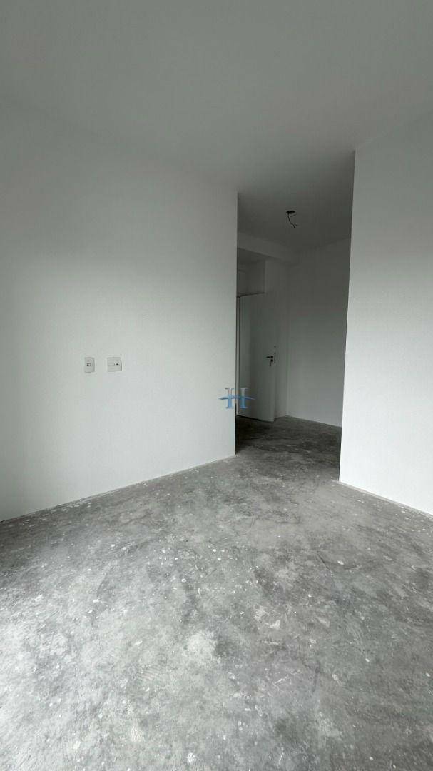 Apartamento à venda com 4 quartos, 156m² - Foto 2