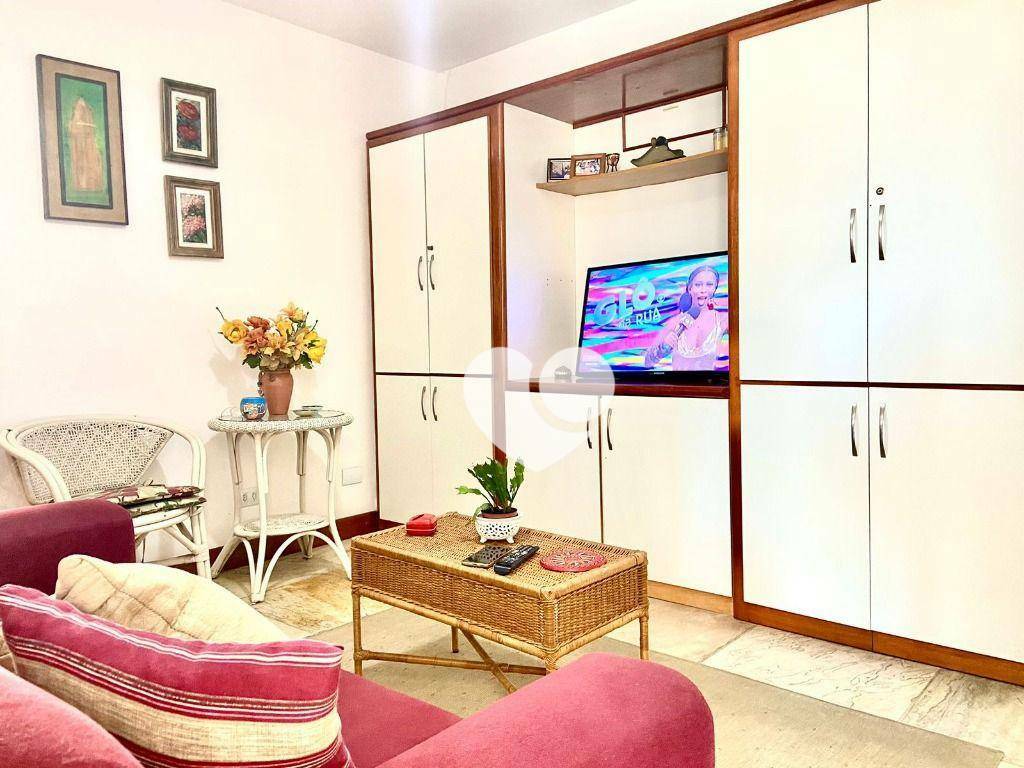 Apartamento à venda com 3 quartos, 213m² - Foto 15