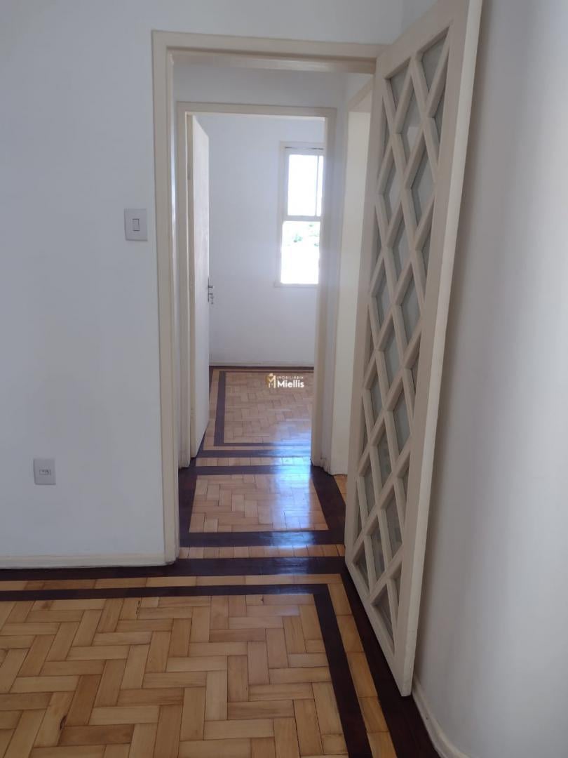 Apartamento à venda com 2 quartos, 70m² - Foto 4