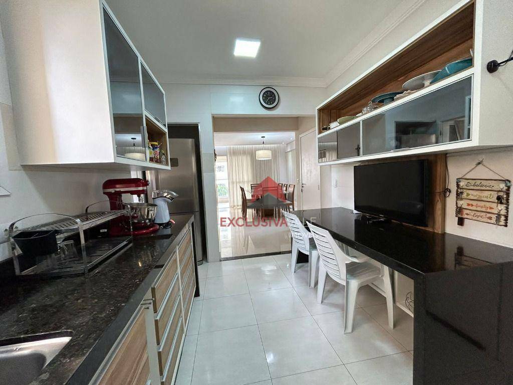 Apartamento à venda com 3 quartos, 156m² - Foto 11