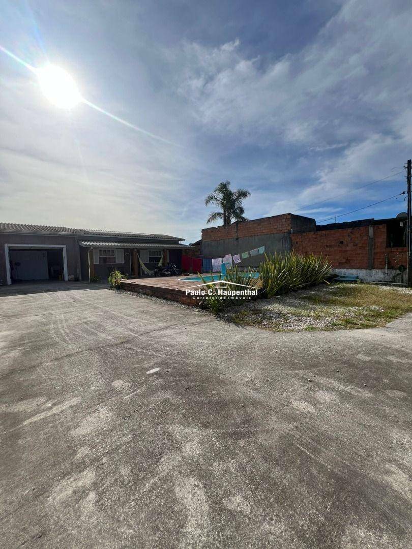 Casa à venda com 2 quartos, 70m² - Foto 2