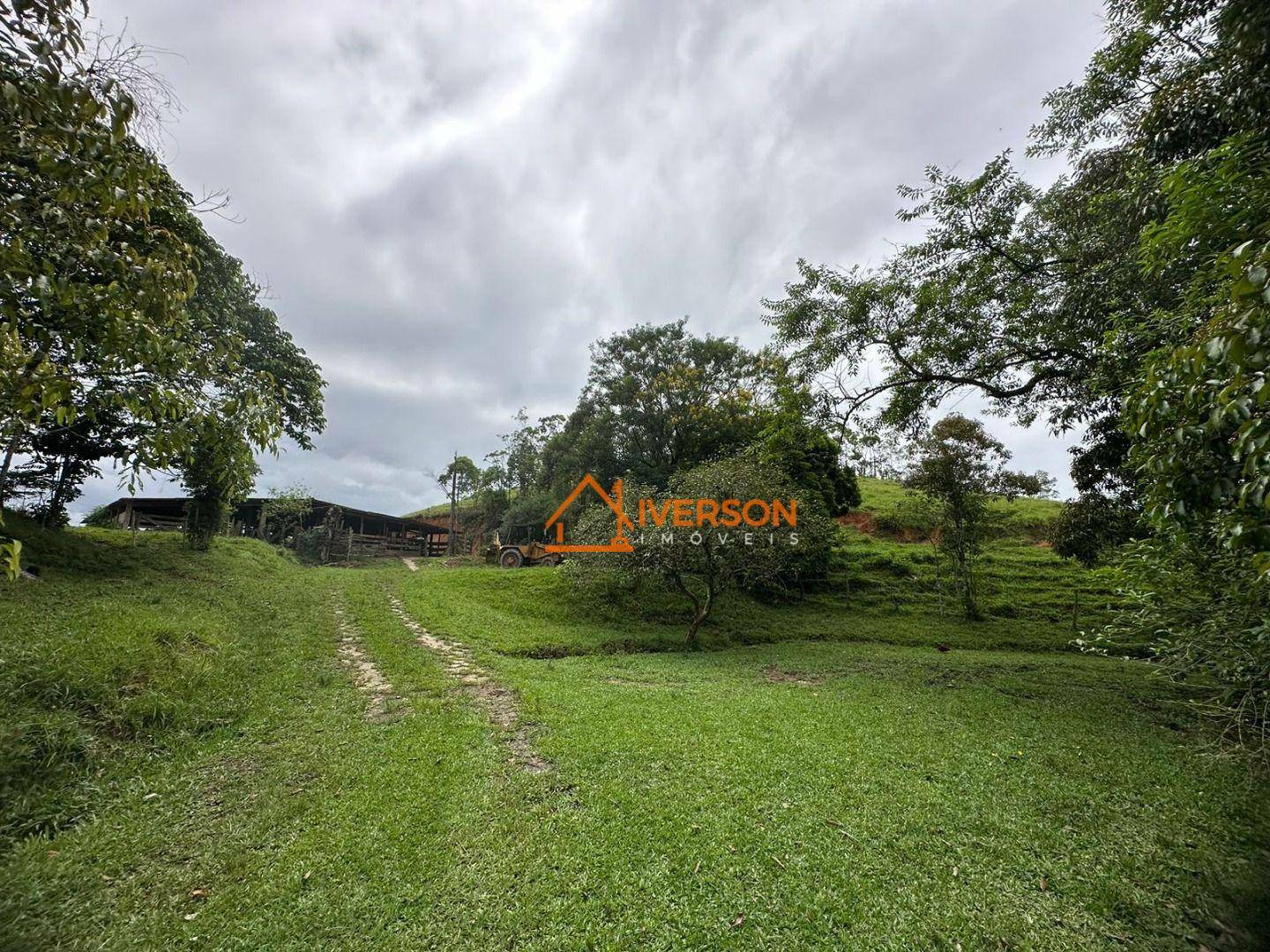 Sítio à venda com 3 quartos, 200m² - Foto 23