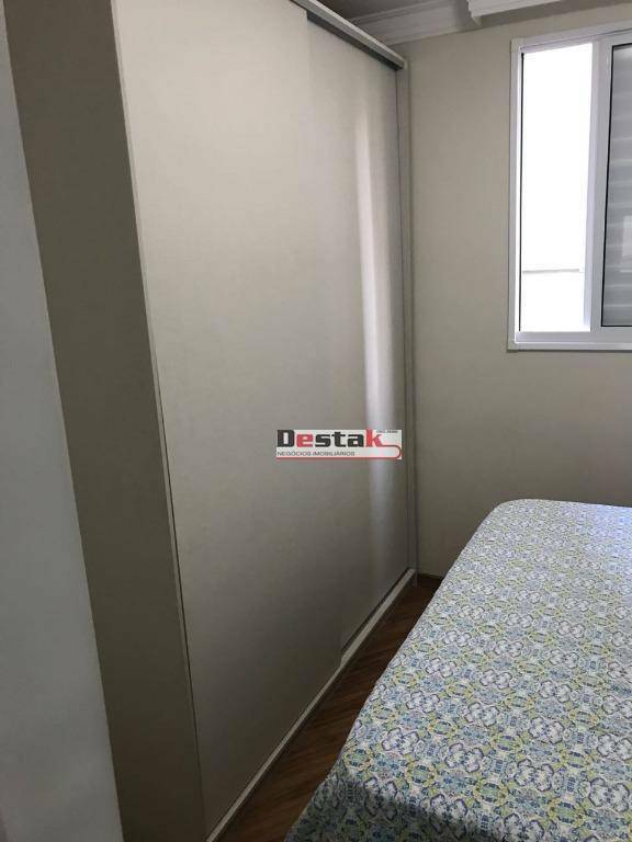 Apartamento à venda com 3 quartos, 60m² - Foto 11