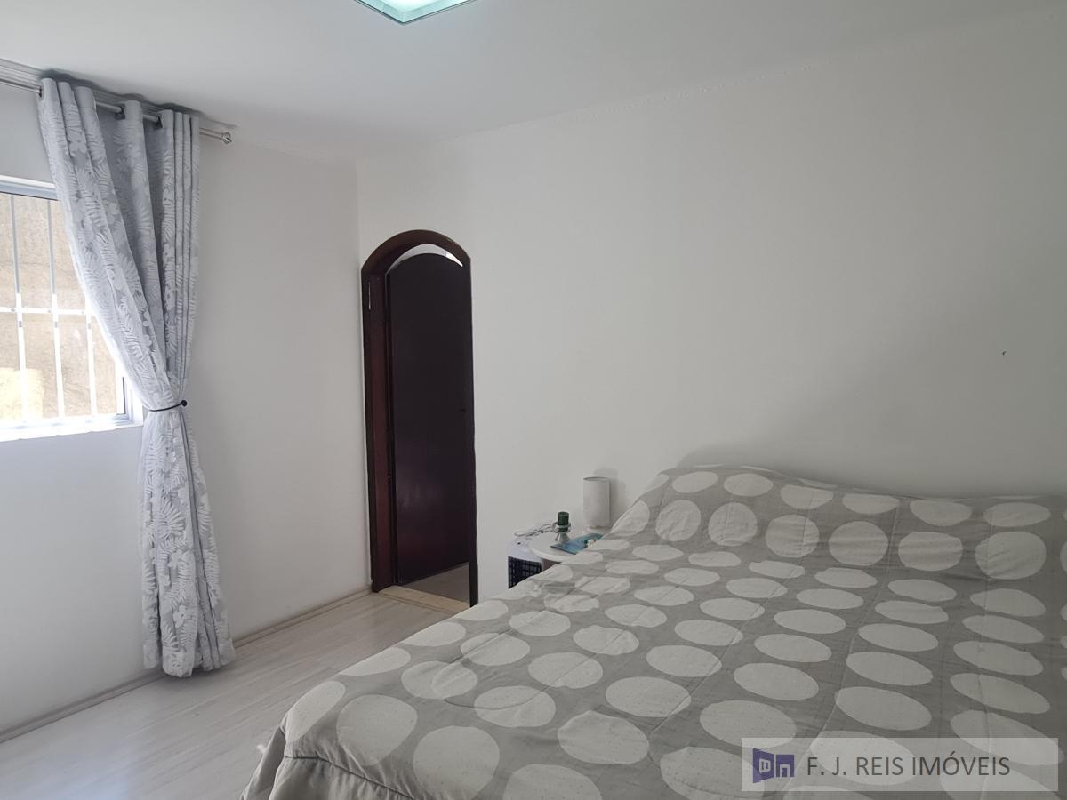 Casa à venda com 4 quartos, 550m² - Foto 16