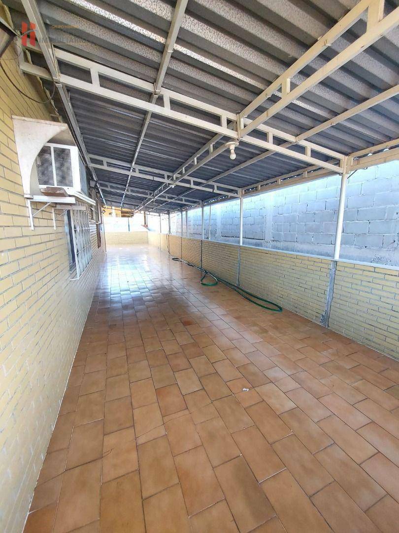 Casa à venda com 5 quartos, 197m² - Foto 43