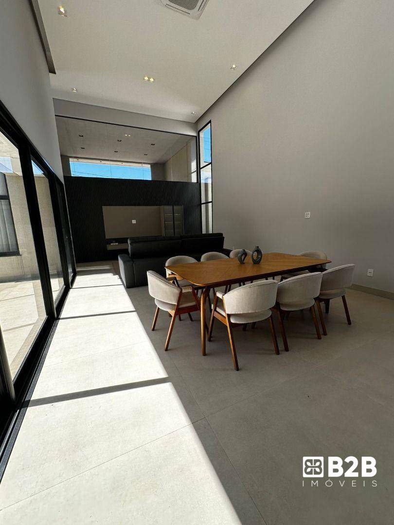 Casa de Condomínio à venda com 3 quartos, 290m² - Foto 4