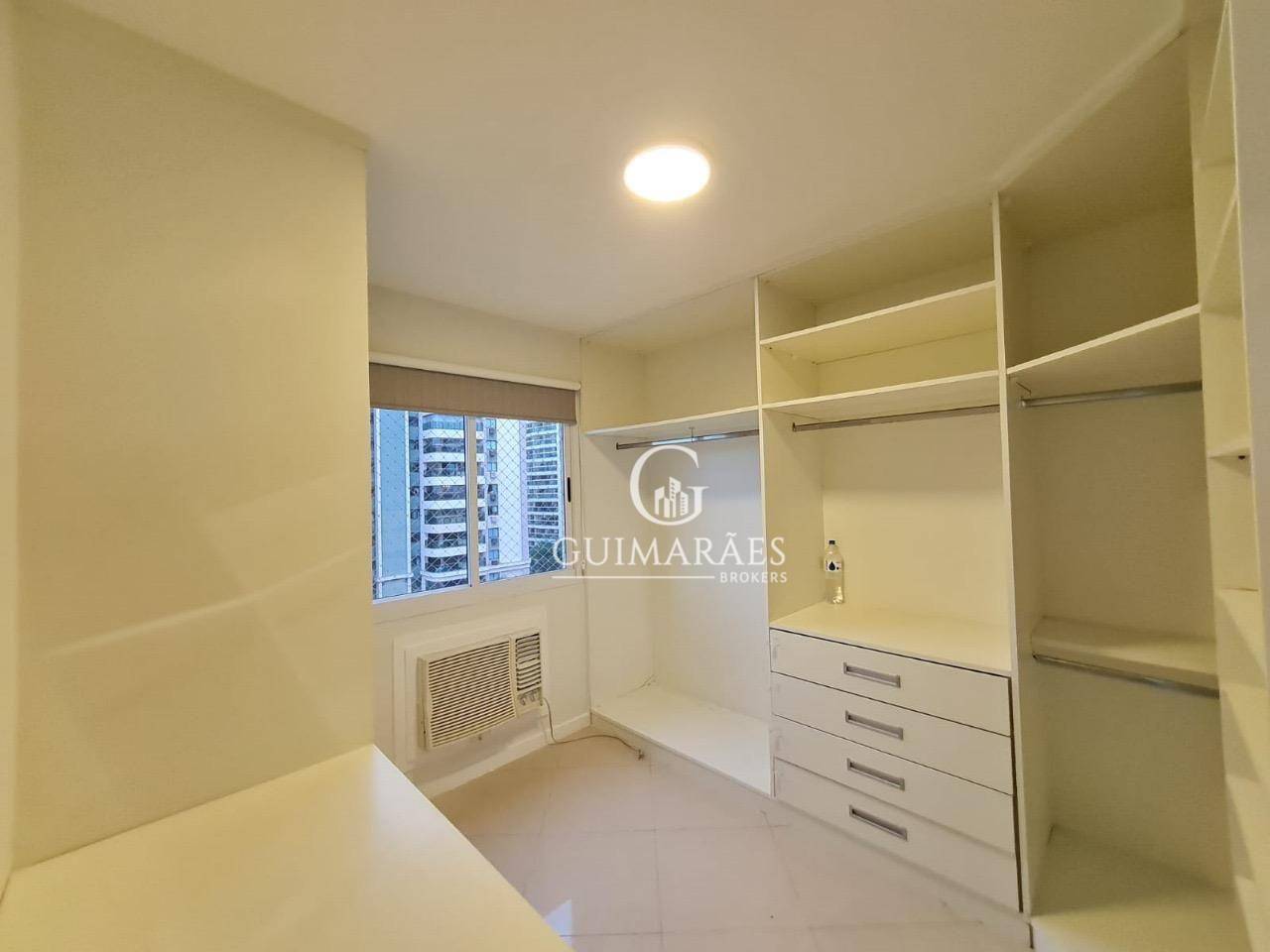 Apartamento à venda com 3 quartos, 123m² - Foto 9