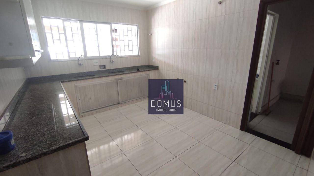 Casa à venda com 3 quartos, 300M2 - Foto 13