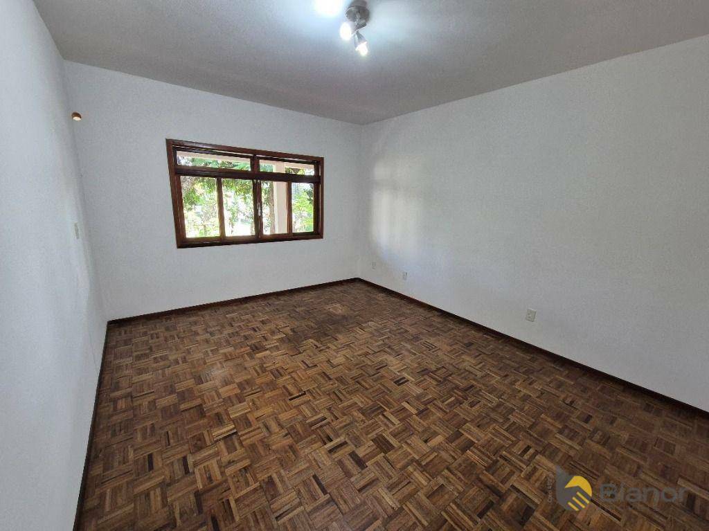 Casa para alugar com 3 quartos, 209m² - Foto 12