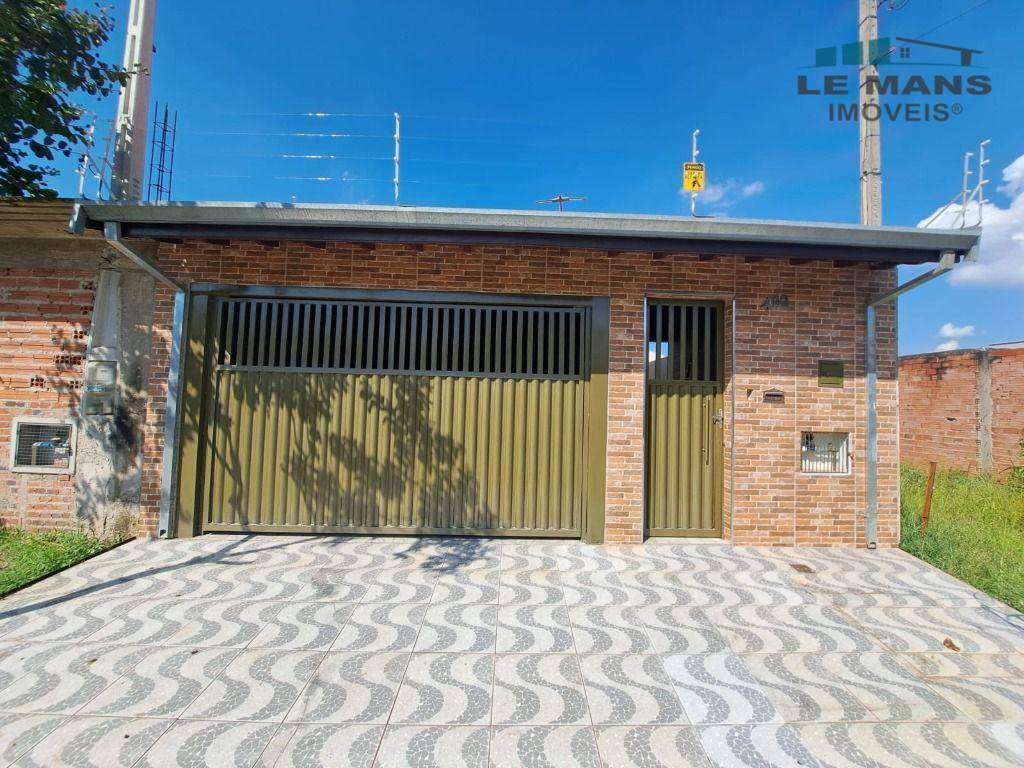 Casa à venda com 2 quartos, 80m² - Foto 1