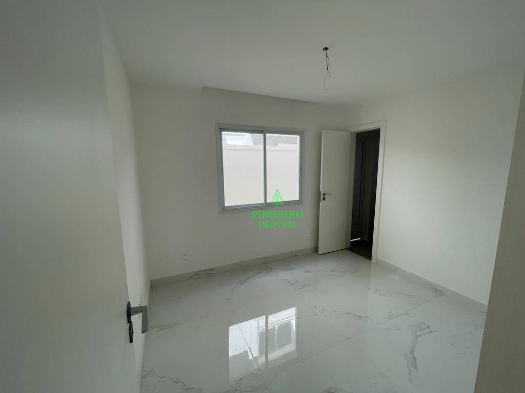 Casa à venda com 4 quartos, 177m² - Foto 6