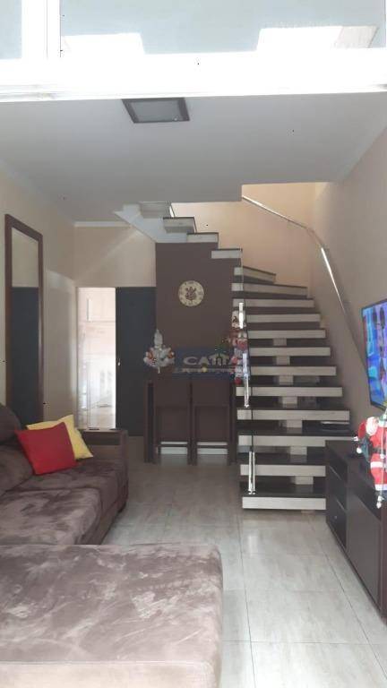 Sobrado à venda com 3 quartos, 150m² - Foto 1