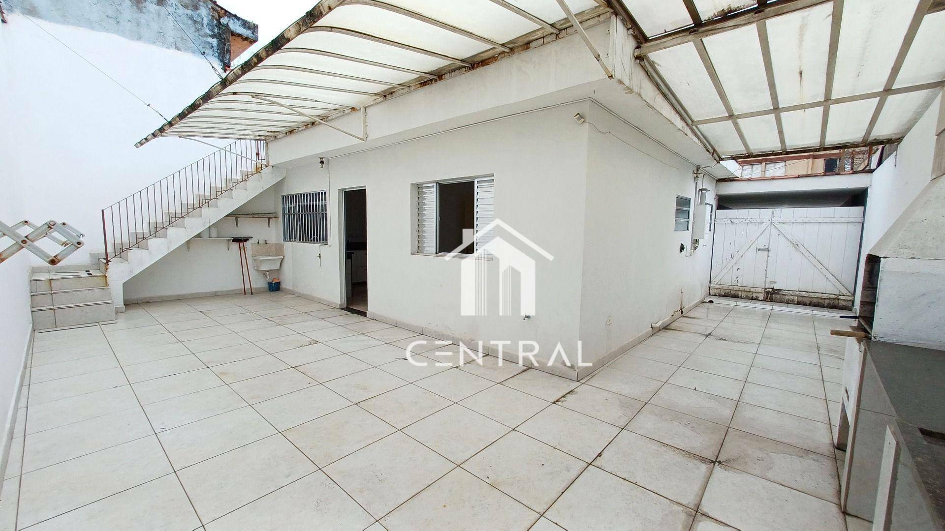 Casa para alugar com 5 quartos, 130m² - Foto 12