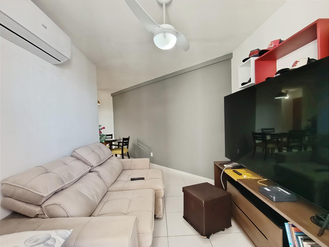 Apartamento à venda com 3 quartos, 75m² - Foto 2