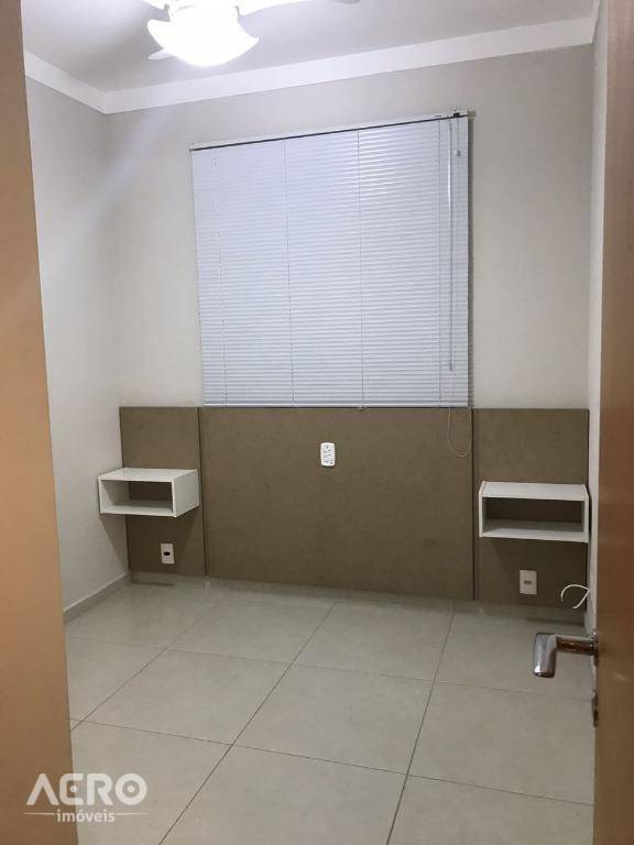 Apartamento para alugar com 3 quartos, 86m² - Foto 9