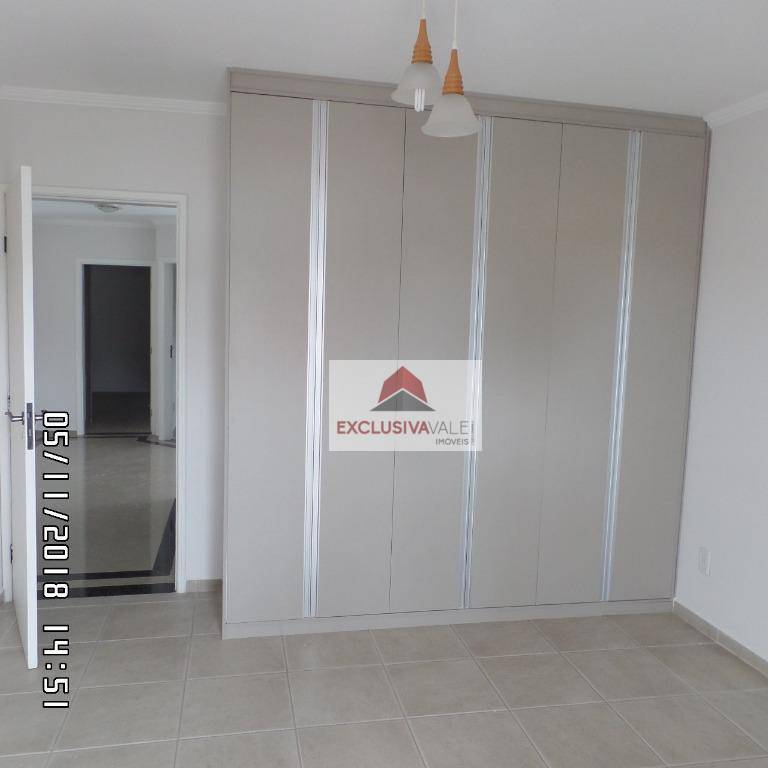 Casa de Condomínio à venda com 4 quartos, 320m² - Foto 6