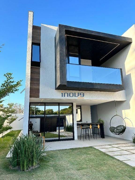 Casa à venda com 4 quartos, 144m² - Foto 2