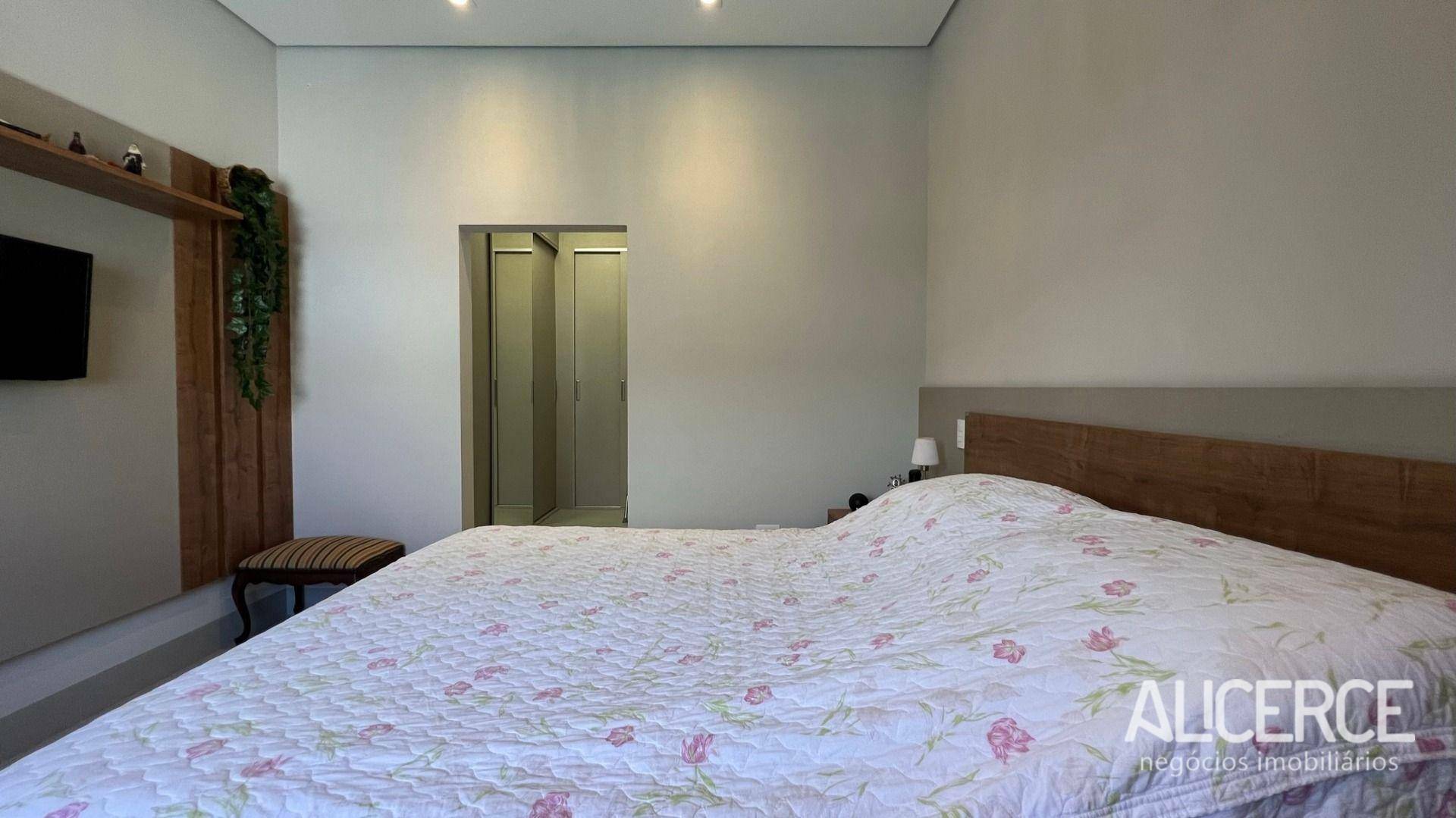 Casa de Condomínio à venda com 3 quartos, 208m² - Foto 19