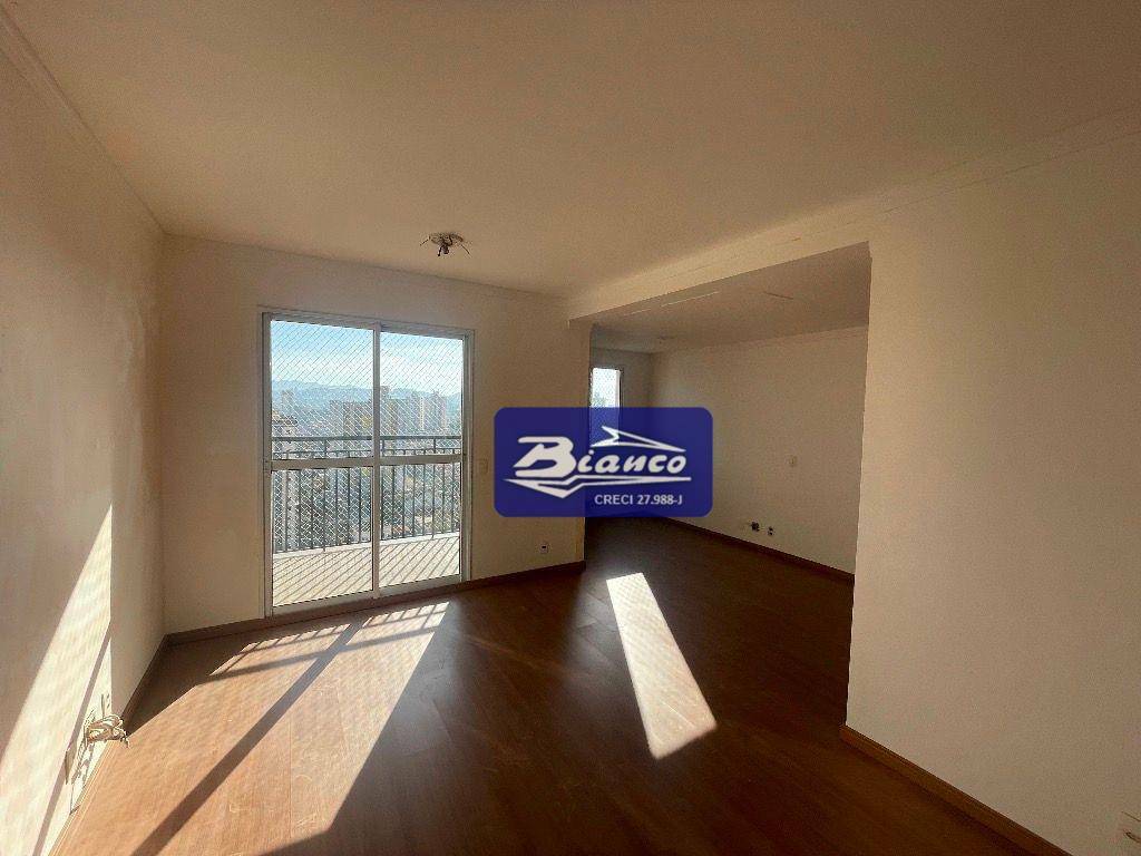 Apartamento à venda com 2 quartos, 67m² - Foto 3