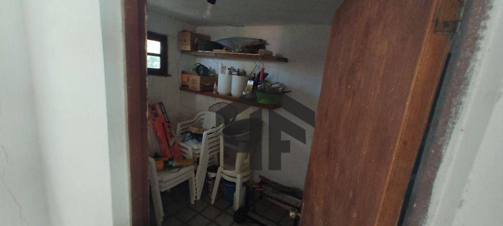 Casa para alugar com 4 quartos, 263m² - Foto 8